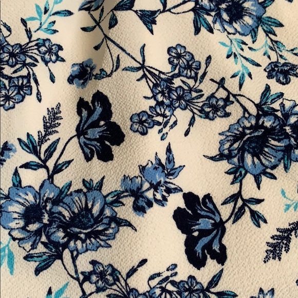 Gorgeous Floral Shorts - Picture 5 of 6